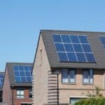 Modern,Houses,With,Solar,Panels,On,The,Roof,For,Alternative