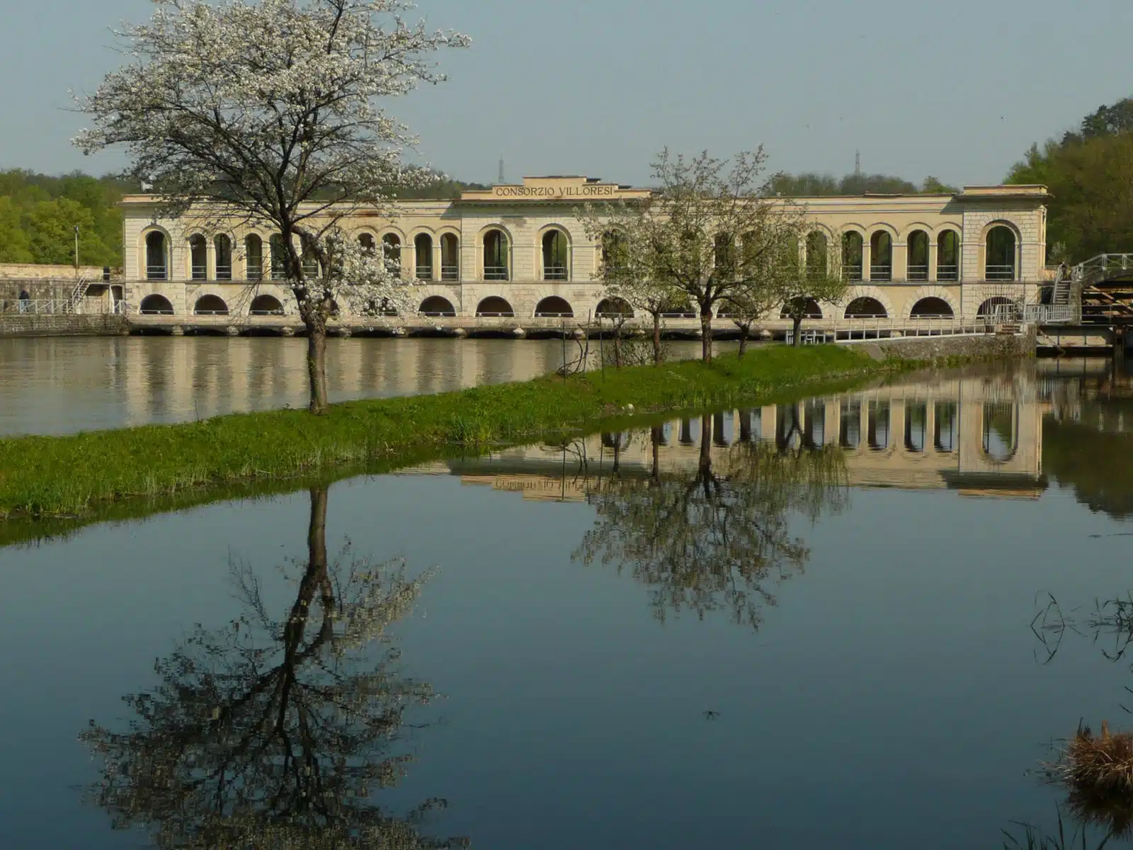 Dighe del Panperduto - opera di presa in primavera2