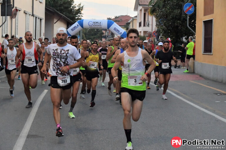 Robecco sul Naviglio: la Strapasciata piace a tutti i runner, vincono Nathan Baronchelli e Giada Mingiano (VIDEO)