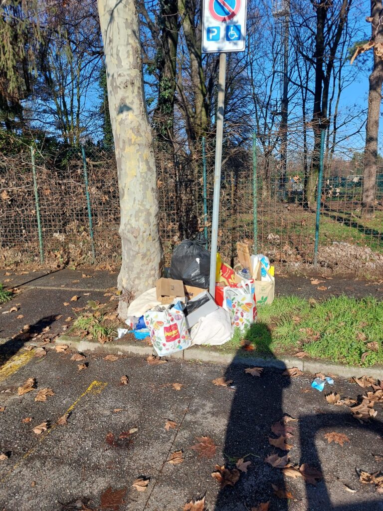 Magenta Via Leopardi, igiene urbana. Arriva la risposta puntuale dell’Assessore Simone Gelli