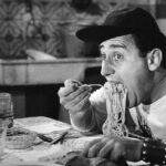 Alberto_Sordi_-_scena_degli_spaghetti_-_Un_americano_a_Roma_(1954)