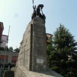 File:Magenta-monumento ai caduti.jpg