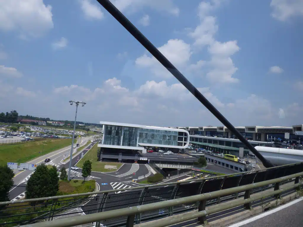 Milan-Malpensa Airport - road to terminal 2