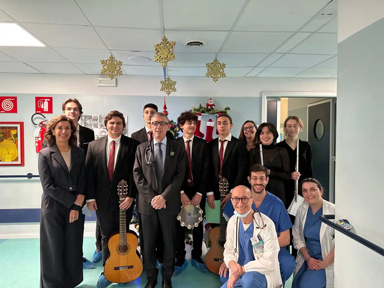 Gli studenti del Liceo Musicale Cairoli a IRCCS Maugeri Pavia_20241204(3)