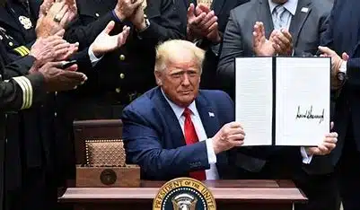 TRUMP firma i decreti
