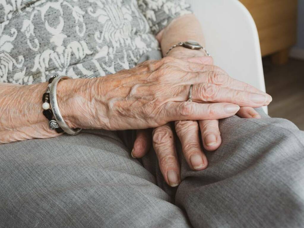 anziana-truffa-anziana-781705.large