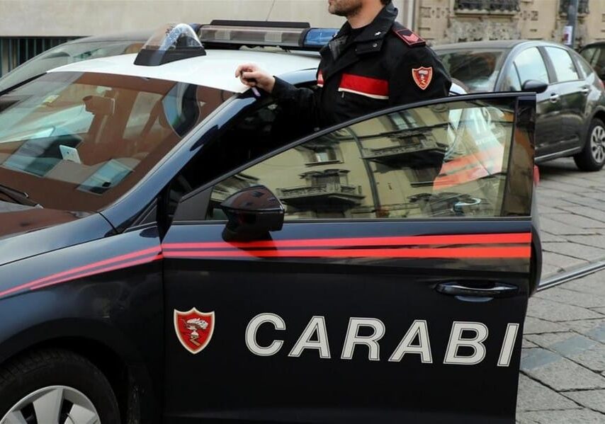 Finti CC truffano anziana: arrestati dai Carabinieri (veri) a Pavia