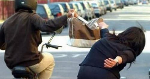 Scippi e furti in negozi a Milano, 8 arresti in 48 ore