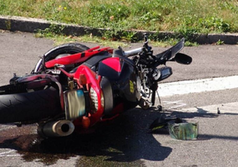Tortona, scontro tra due motociclisti