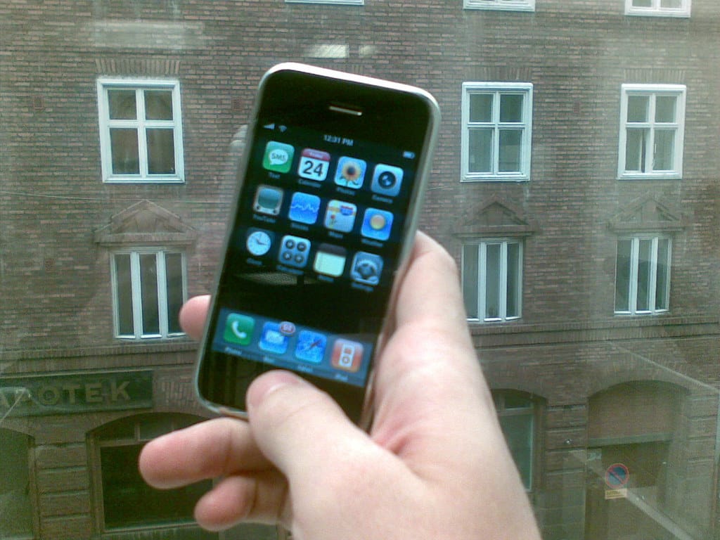 Sesto Calende: picchiano 16enne per rubare iPhone, 3 denunciati di cui 2 minori