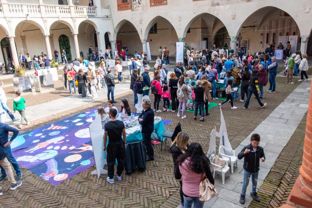 ABCDay 2025. Al Broletto di Novara, la festa conclusiva del terzo anno del progetto ABCDono di Fondazione Comunità Novarese