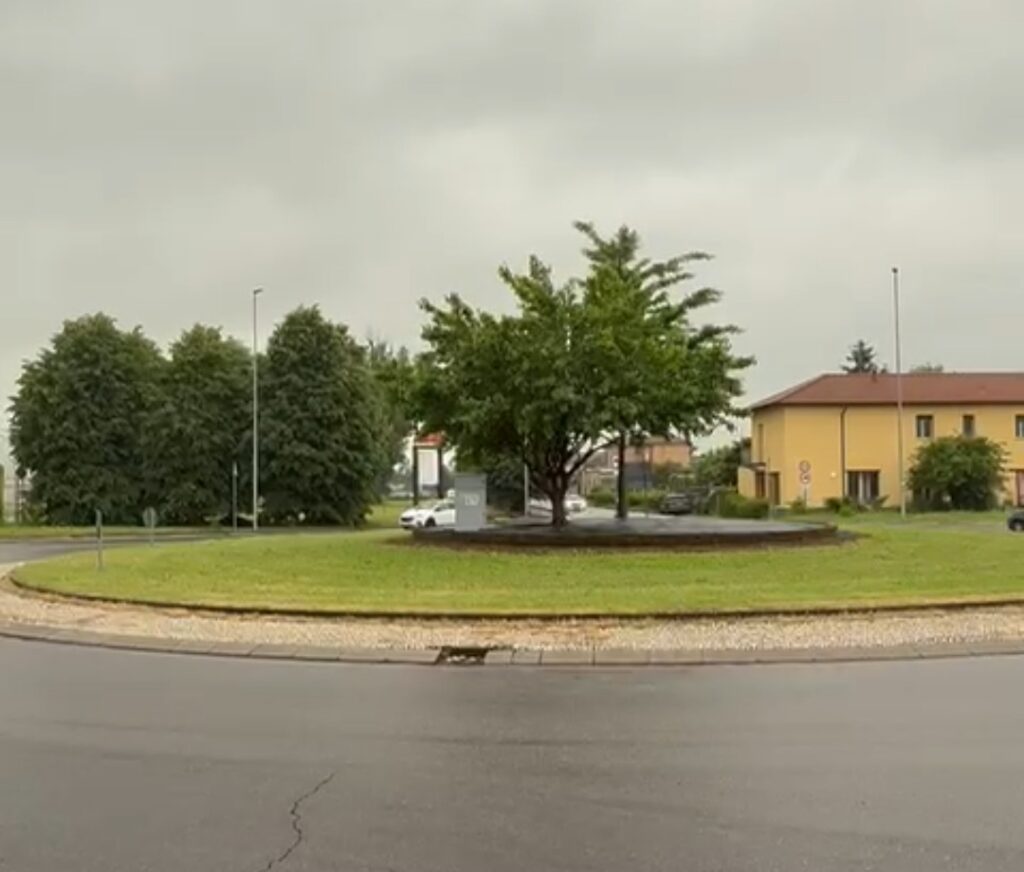 Ad Arluno l’inaugurazione della prima rotonda della Pace