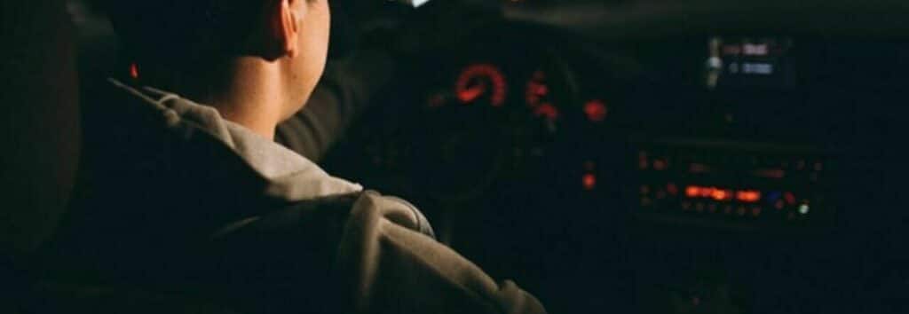 Morì per droga e alcol, ora sbucano sospetti sul tassista abusivo