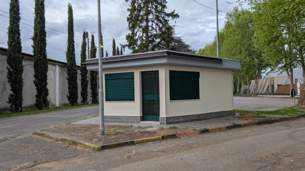 Magenta: tornerà il chioschetto dei fiori davanti al cimitero