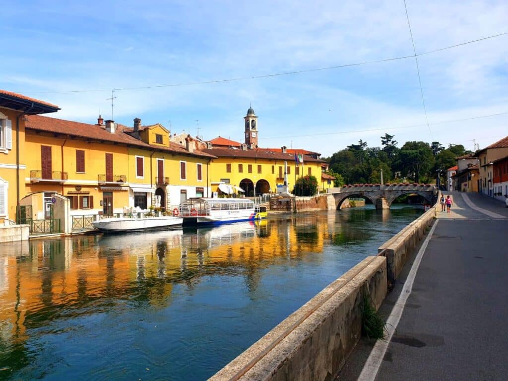 ‘Un miglio sul Naviglio’: camminata serale dal ponte di Boffalora alla Canonica di Bernate a sostegno della San Vincenzo