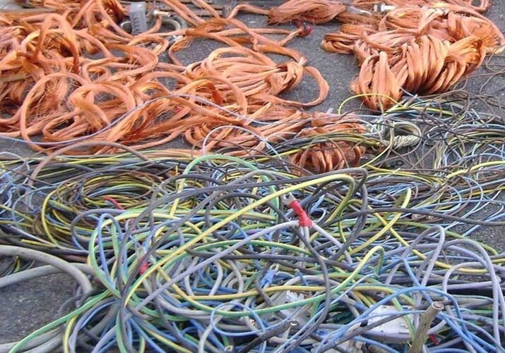 Gropello: furto in pieno giorno in una ditta di cavi, rubata bobina di rame