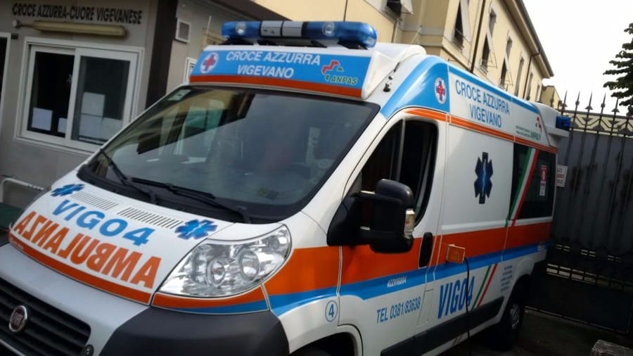 Vigevano: scontro alla rotonda in viale Artigianato, soccorse due donne