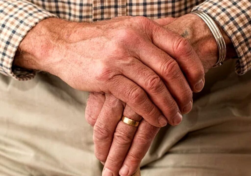 Milano sempre più vecchia: età media 46 anni, over 65 in forte crescita