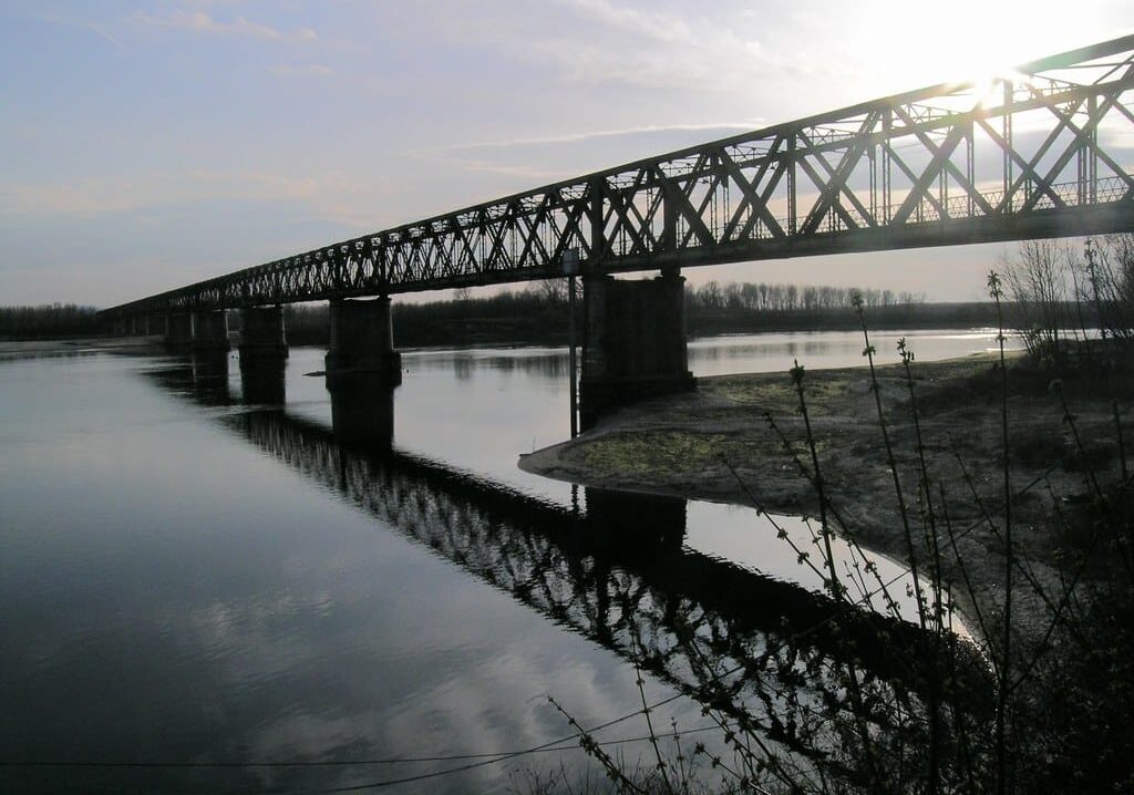 Ragazzo annega nel Po nel Pavese vicino al Ponte della Becca