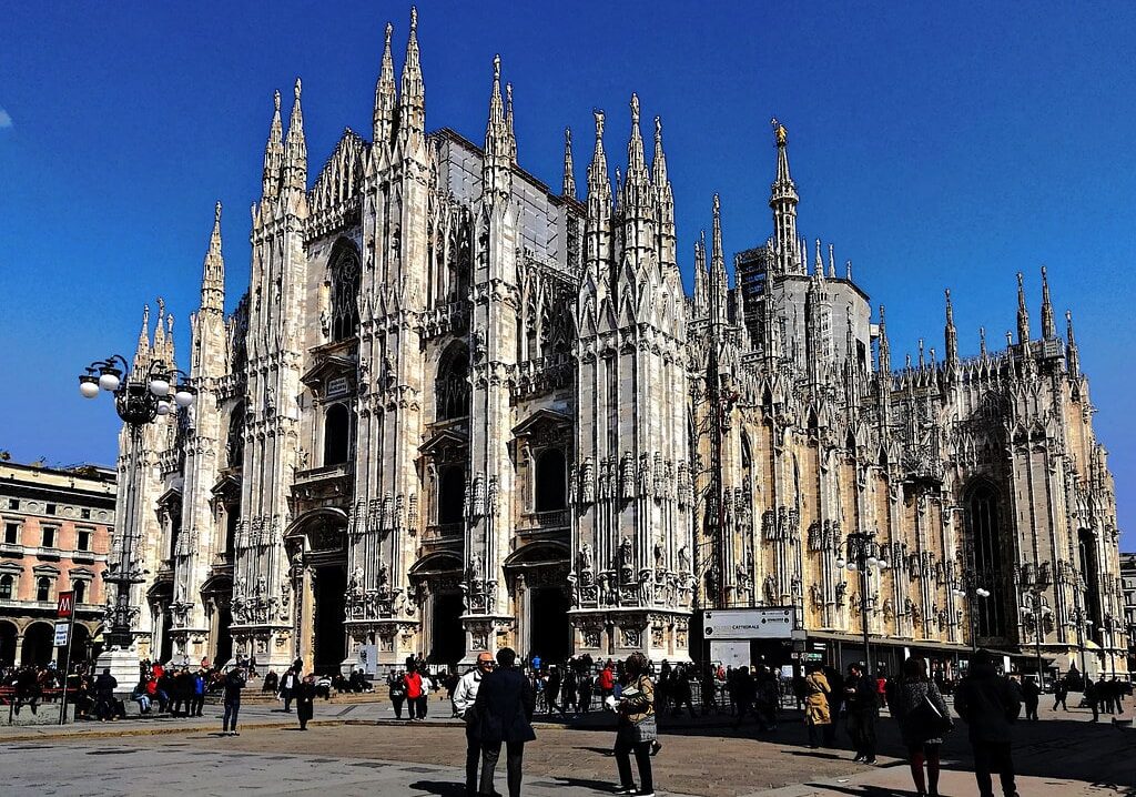 Consumi: milanesi spendono a testa il doppio dei foggiani