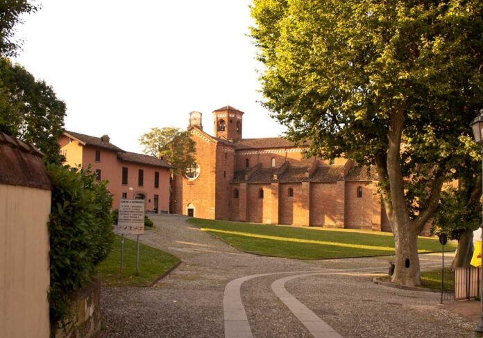 ABBAZIA-DI-MORIMONDO-aspect-ratio-535-375