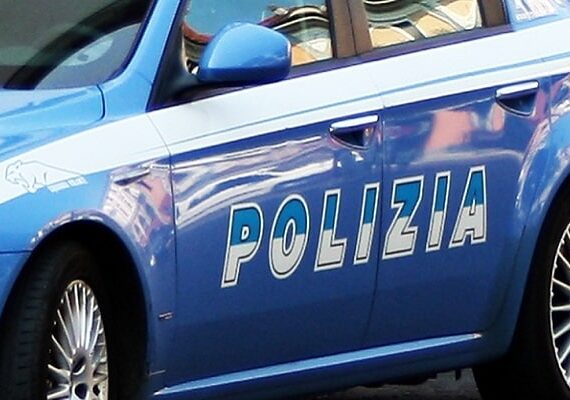 auto-polizia-generica-h-aspect-ratio-535-375