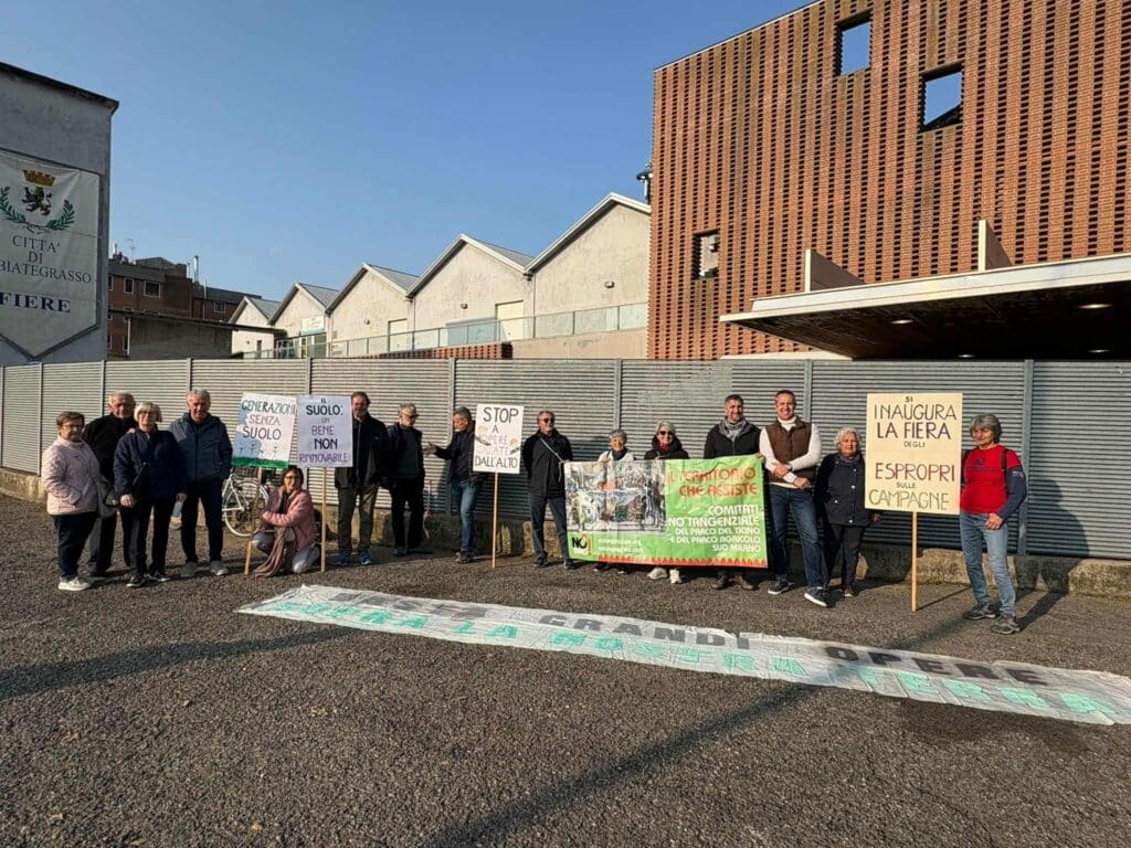 Abbiategrasso: ‘No tangenziale’ in protesta all’inaugurazione della fiera dell’agricoltura