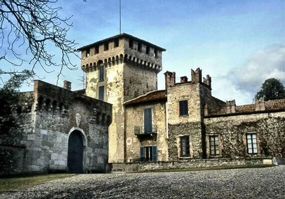 castello-visconti-somma-lombardo-aspect-ratio-535-375