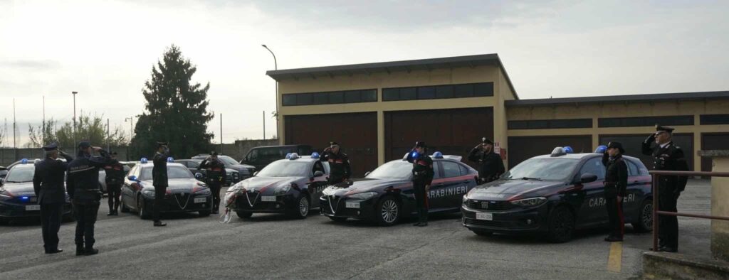 Abbiategrasso: la Polizia locale ‘I Fontanili’ porta il cordoglio ai Carabinieri dopo la tragedia di Verona