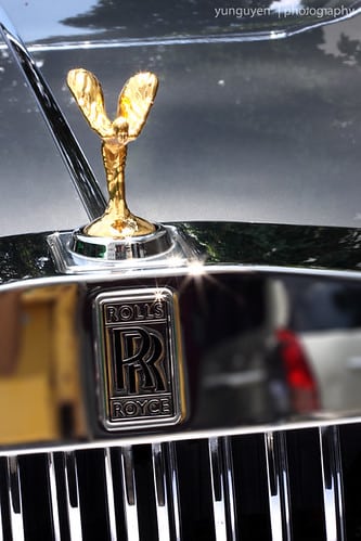 Milano, ‘scippato’ del Rolex mentre è in Rolls…