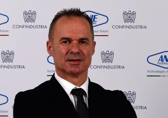 filippo-girardi-twitter-anie-2-aspect-ratio-535-375