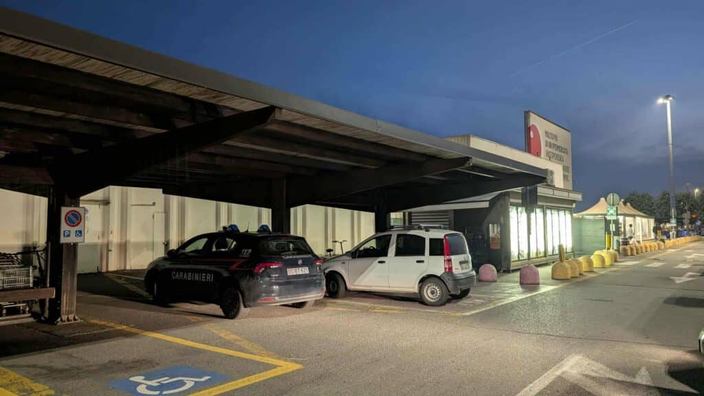 Magenta: rubano lamette da barba all’Iper, sorpresi dalla vigilanza interna e dai carabinieri