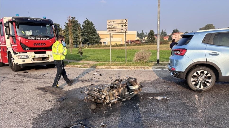 Scontro con un’auto nel Lecchese: è morto il motociclista 54enne