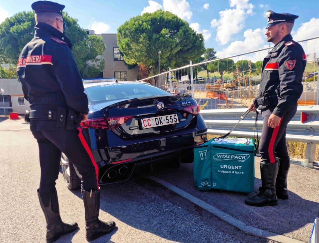 Il rene espiantato da Varese arriva ad Ancona con la supercar dei Carabinieri: corsa contro il tempo per il trapianto