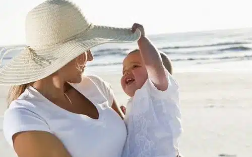 Neonati al mare, i consigli per le vostre vacanze insieme