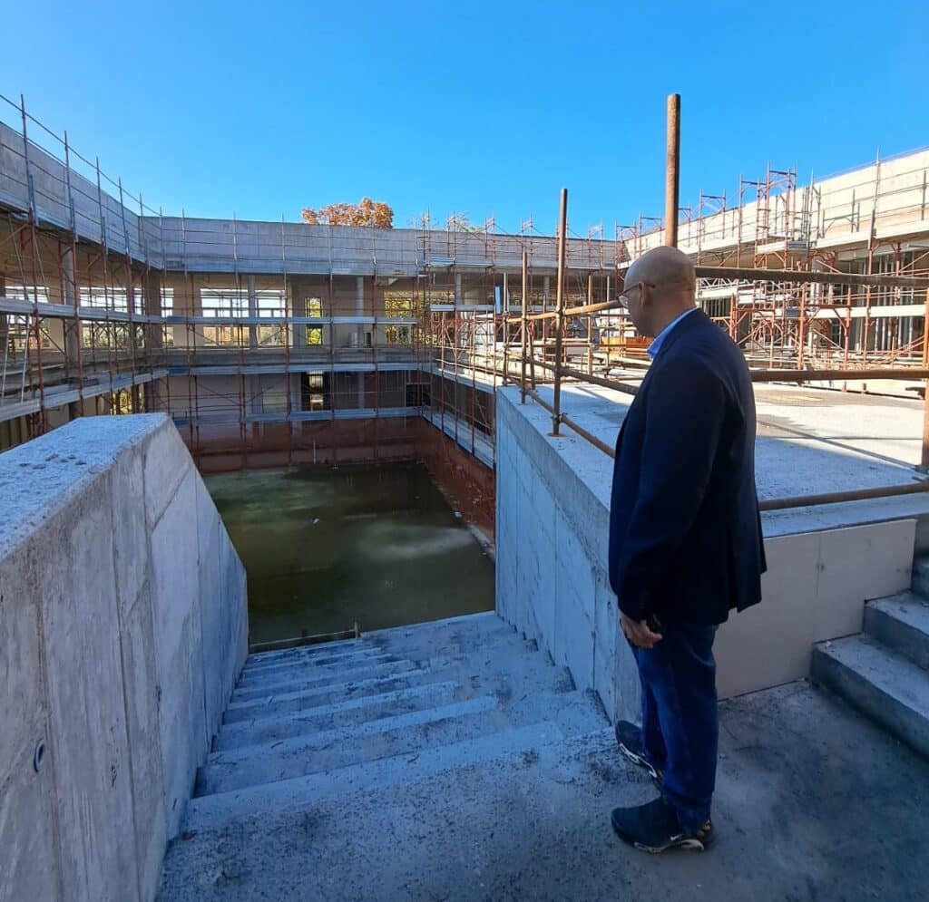 Parabiago. ‘Scuola primaria di via Pascoli: un futuro che é già realtà’