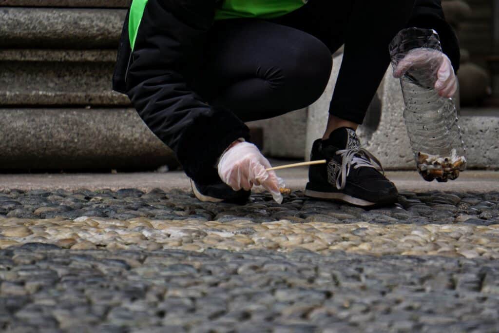“Novara green” invita i novaresi alla raccolta mozziconi in centro