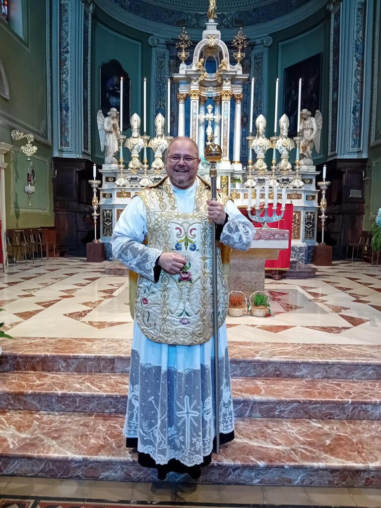 Bernate Ticino accoglie il nuovo parroco don William Maggioni