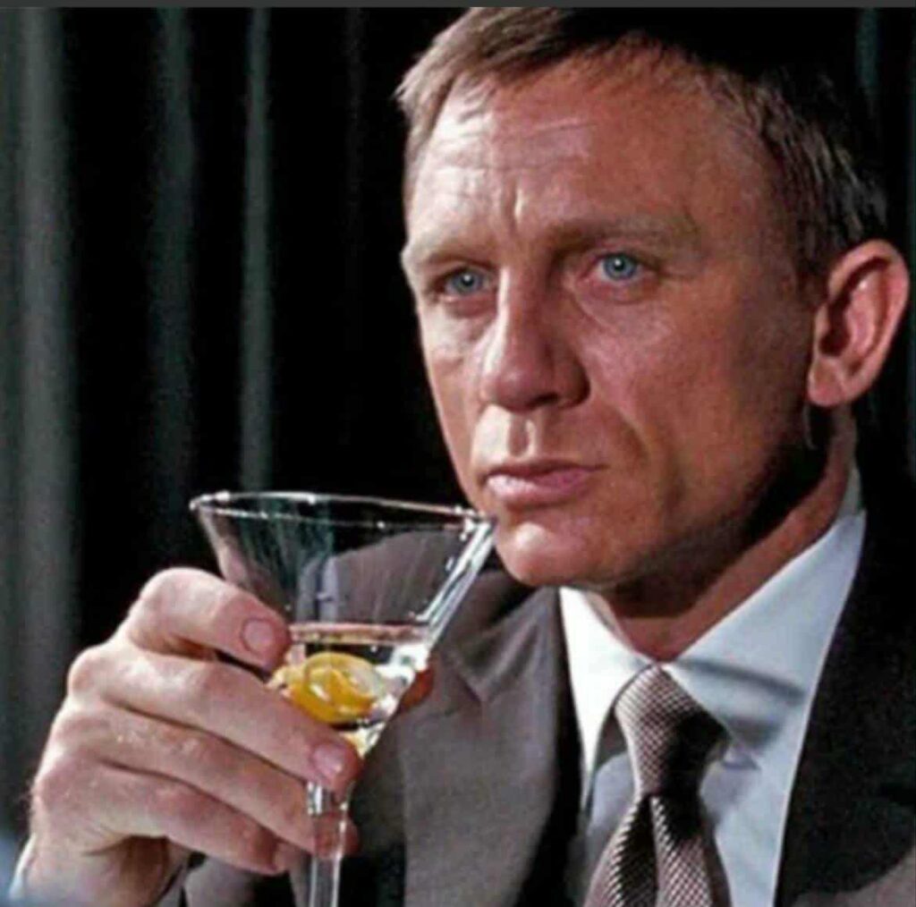 Le Bar Lady di Bernate Ticino: Degne di un Film di James Bond
