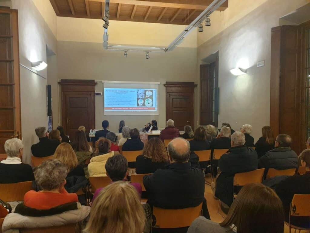 Magenta, ‘Nessuna può vincere da sola’: neuroscienza e prevenzione della violenza di genere al centro dell’incontro in casa Giacobbe