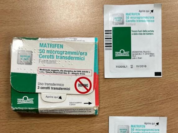 Stupefacenti nel salone, parrucchiere arrestato a Milano