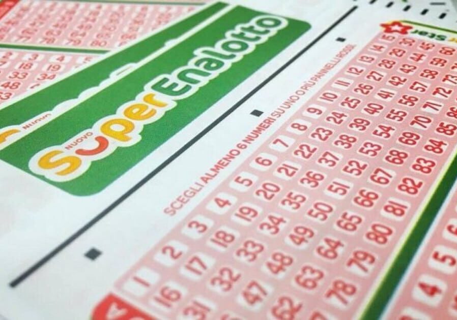 Faccia da SuperEnalotto e gli illusi influencer