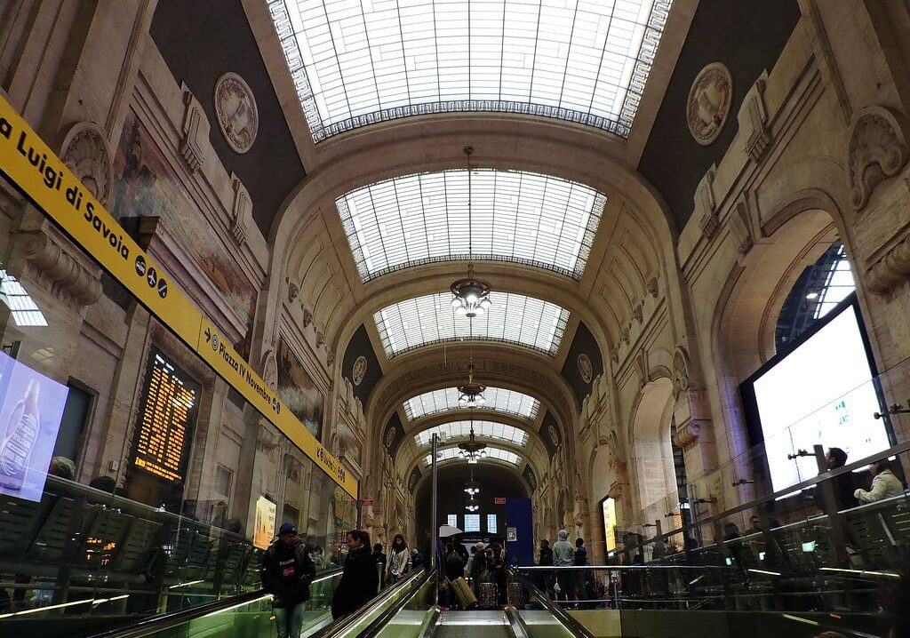 Cinque arresti nelle stazioni di Milano