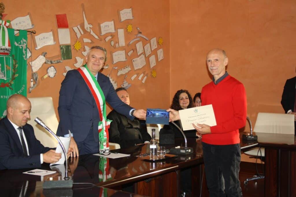 Santo Stefano Ticino: premio ai Benemeriti del Lavoro e delle Virtù Civili 2025
