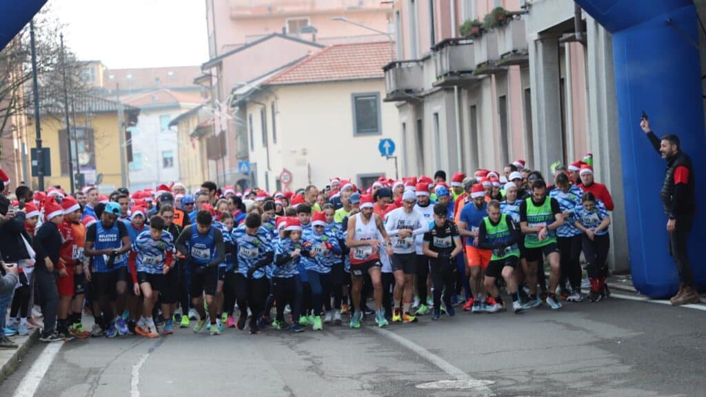 Babbo Runn 2025, in 400 hanno corso a Busto Garolfo