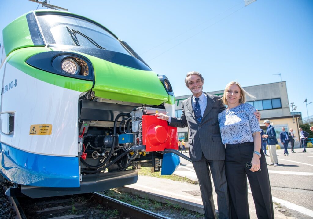 Lombardia, treni: completato il pieno rinnovamento della flotta