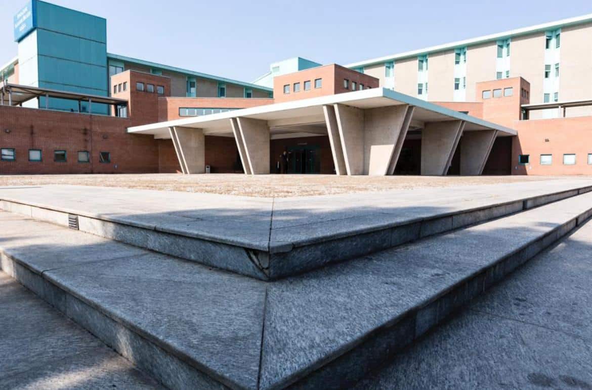 Maugeri Pavia - Esterno con logo