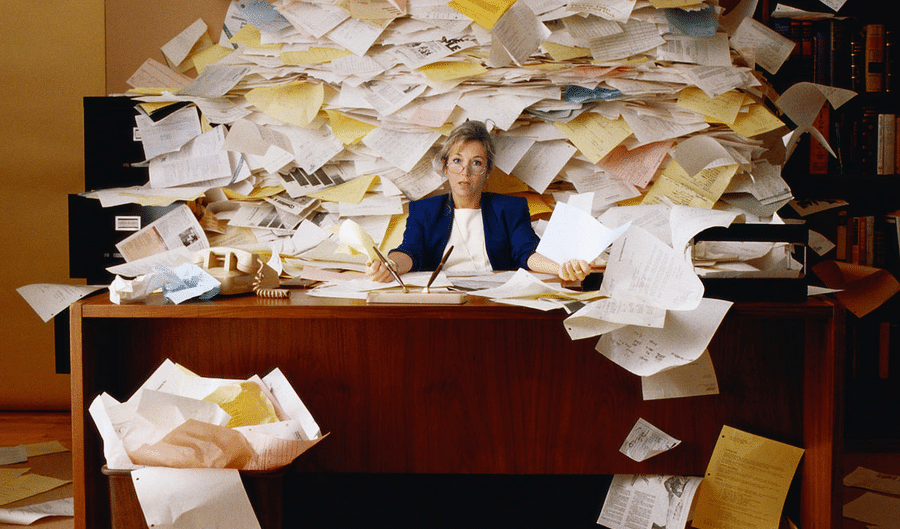 Faccia da tempo delle carte bollate