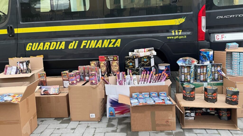 Milano, sequestrata una tonnellata di ‘fuochi’