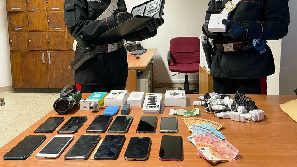 Vigevano, recuperati tablet e smartphone rubati per 50mila euro